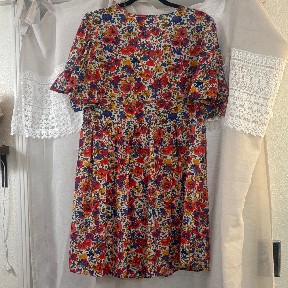 Floral V-Neck Dress - Picture 3 of 4